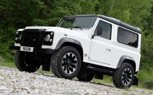 Land Rover Defender 90 Works V8 2018 года (EU)